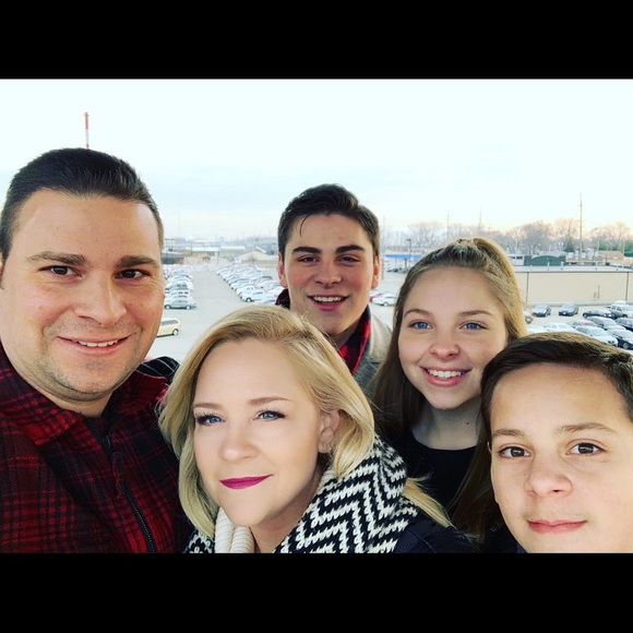 Meet your Posher, Tisha - Picture 3 of 3